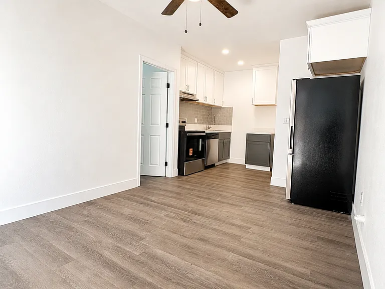 505 S Renn Ave — Photo 3