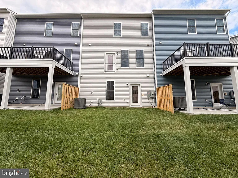 135 Heyford Dr — Photo 46