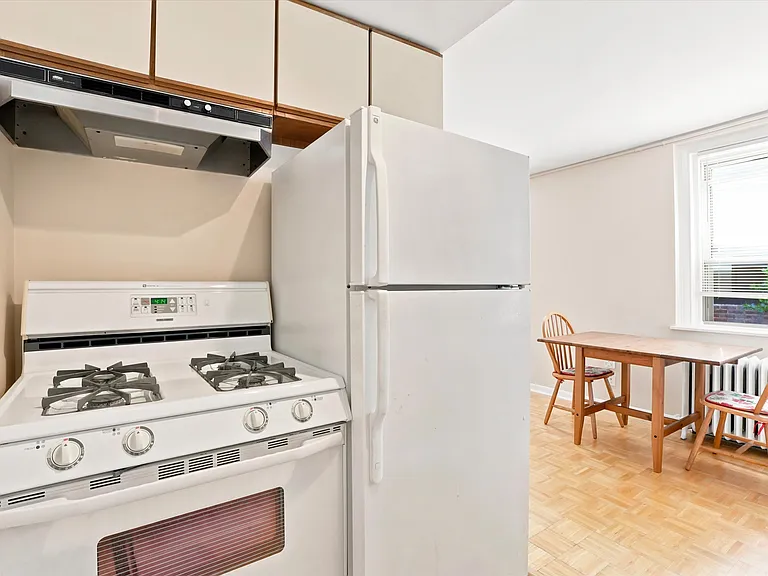 715 Pine St #2 — Photo 6