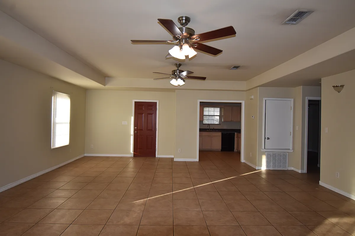 Building Photo - 104 Alyssa Dr #A