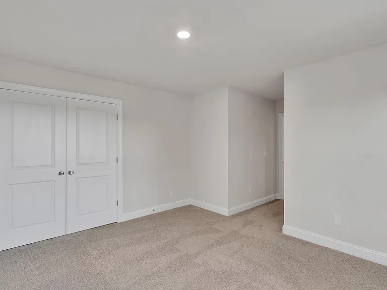 726 Lithia Inn Rd — Photo 30