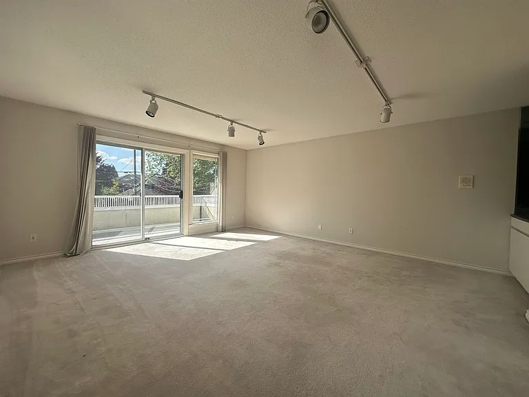 4331 Pendlebury Rd — Photo 28