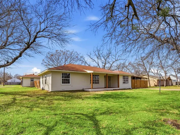 404 S 4th St, Crandall, TX 75114