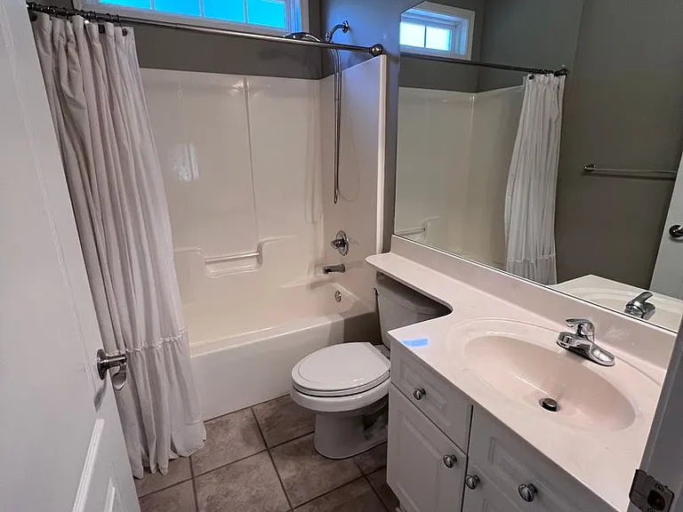 1618 Professional Pkwy — Photo 18