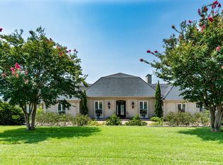 208 Edgewater Dr, Livingston, TX 77351