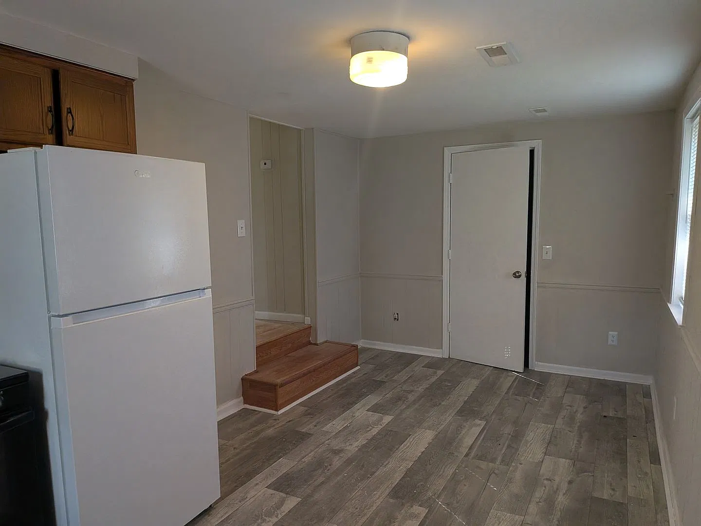 217 Capitol Ct. — Photo 3