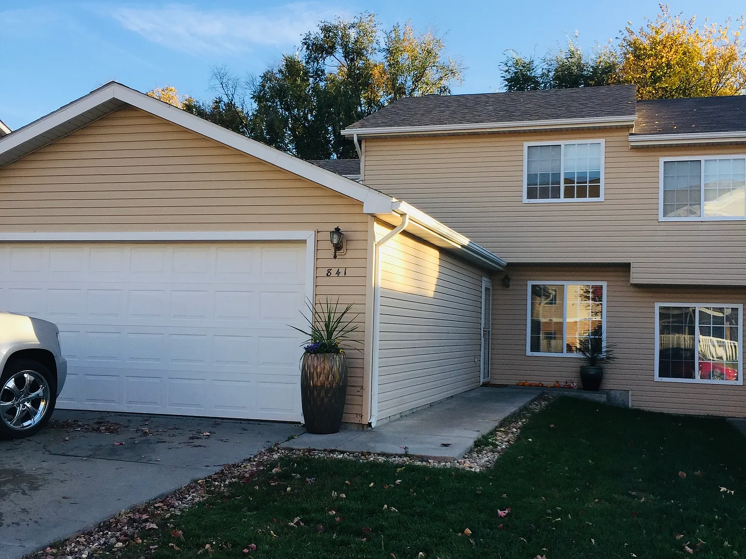 4 bed, 1512 sqft, $2,000 — Photo 1