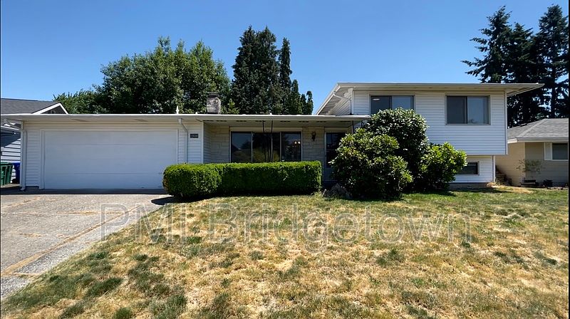 1st image of 12016 SE Redwood Ave