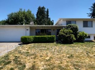 12016 SE Redwood Ave, Milwaukie, OR 97222