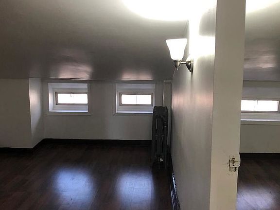 5th image of 60A Bainbridge St APT 3