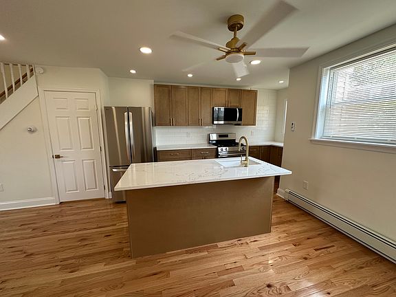 2nd image of 651 Copley Rd