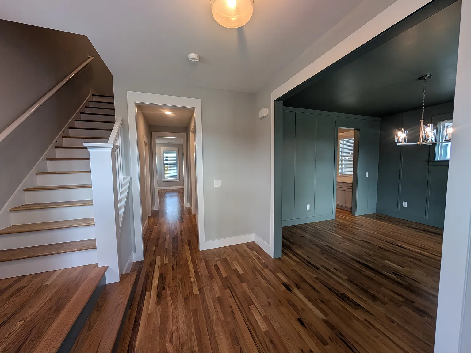 3 bed, 2241 sqft, $2,549 — Photo 2