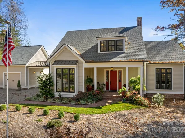 973 Whites Lake Blvd, Saluda, NC 28773