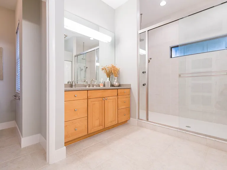 2020 W Dekle Ave #C — Photo 42
