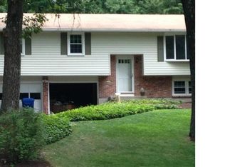 4 Crabapple Ln, Unionville, CT 06085