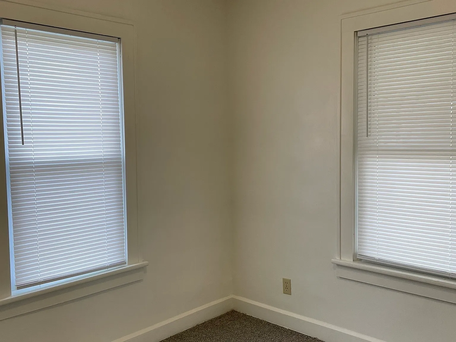 AND: Willow: 220: House - 1 — Photo 2