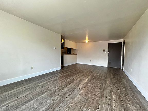 5th image of 634 Mathews St APT C8