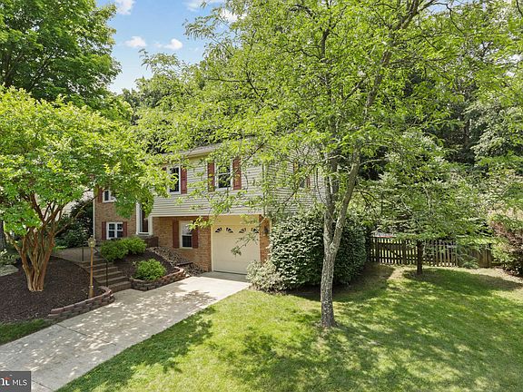 2nd image of 3217 Manitoba Dr