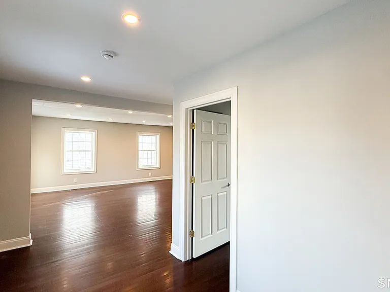 271 Seaside Ave #A — Photo 2
