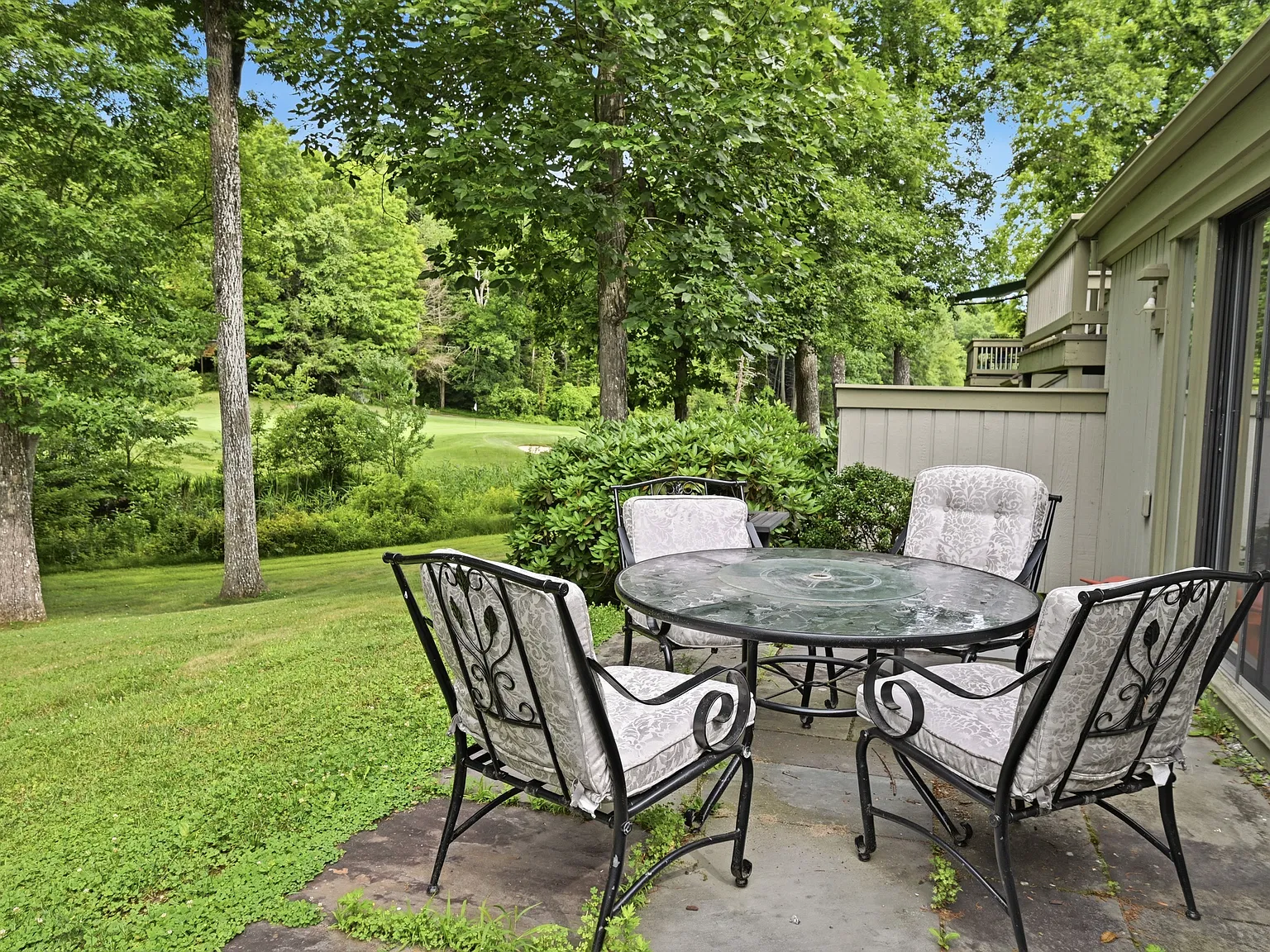 2 bed, 1.5 bath, 1365 sqft, $2,800 — Photo 3