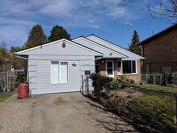 3rd image of 905 E 51st St