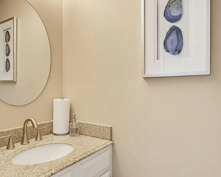 9402 Granite Hl — Photo 10