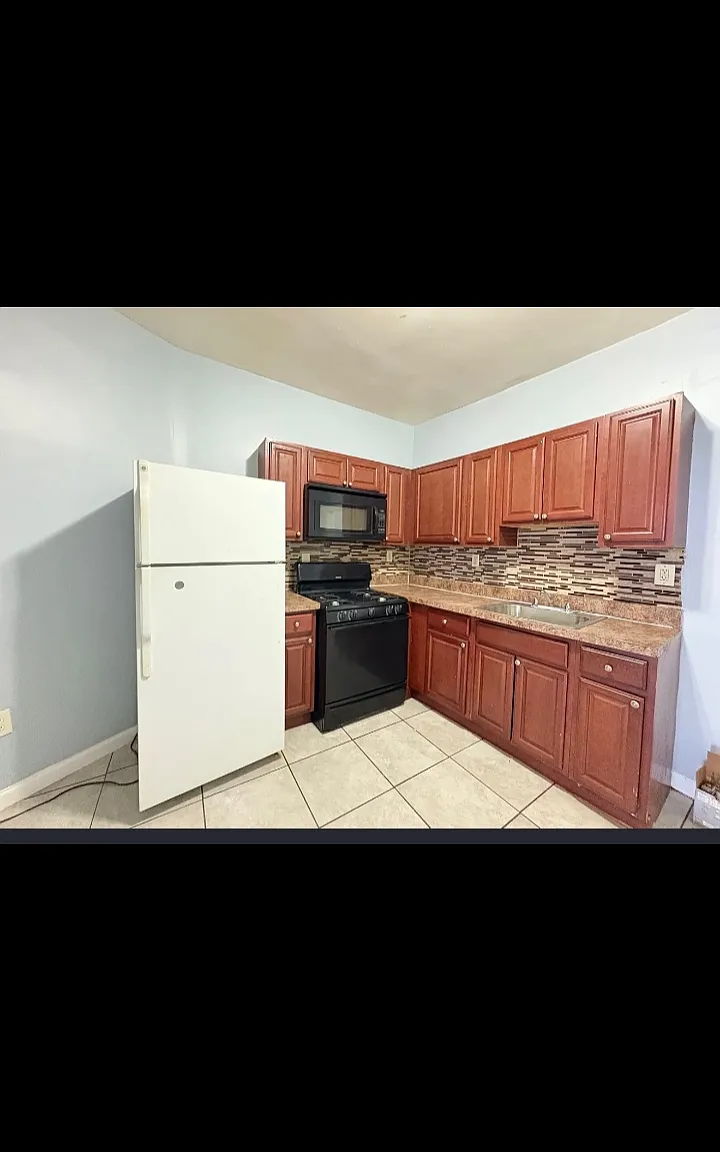 2 bed, $1,750 — Photo 1