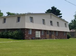 351 Southland Dr #7/10, Warrensburg, IL 62573