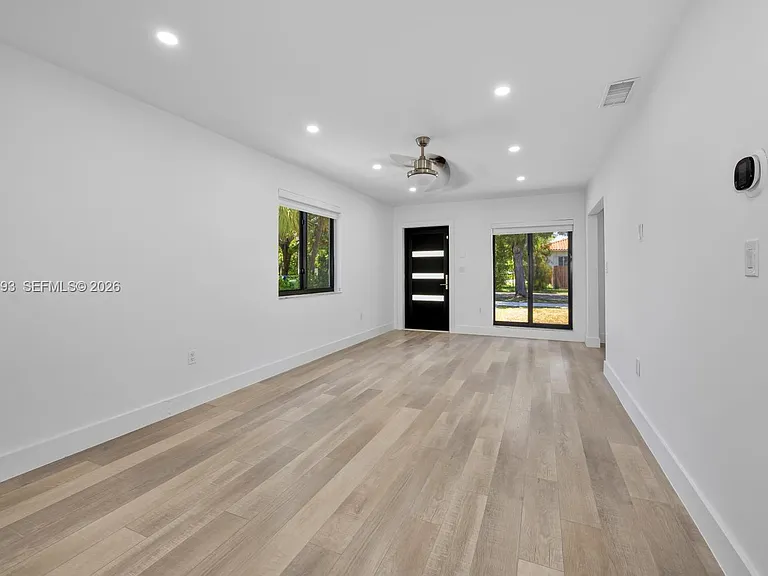 3050 SW 26th St #3050 — Photo 5