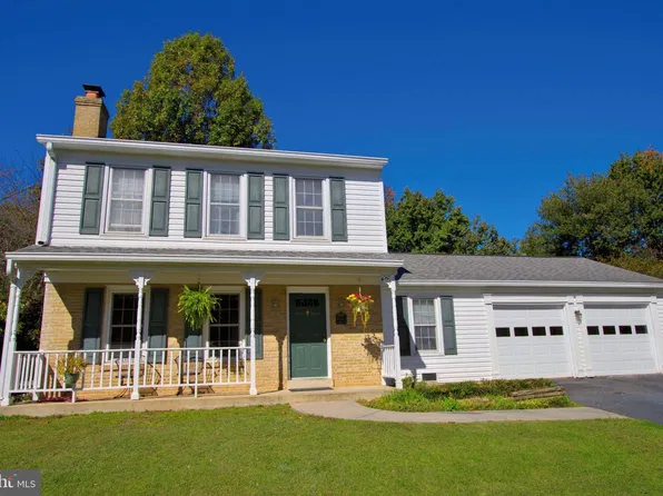 10603 Oxford Ct, Great Falls, VA 22066