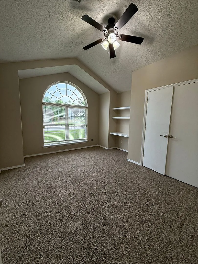 Collinsville 3 Bedroom 2 Bathroom — Photo 3
