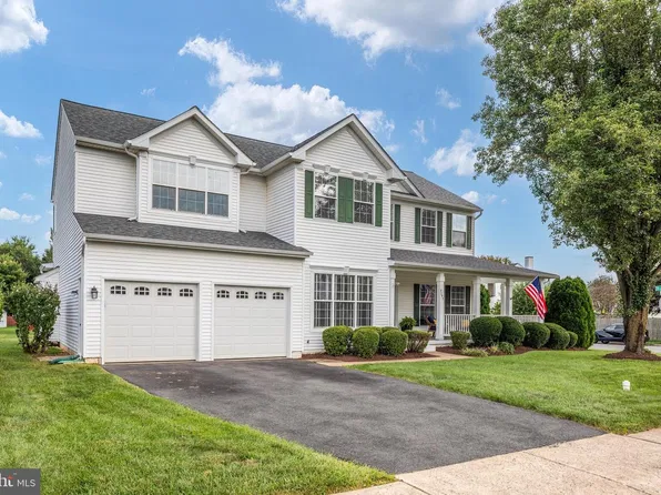 9195 Matthew Dr, Manassas Park, VA 20111