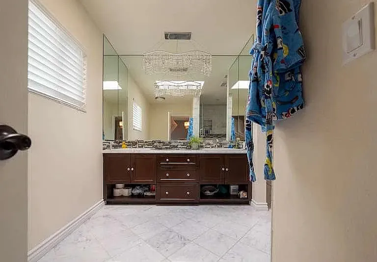 7403 Alverstone Ave — Photo 42