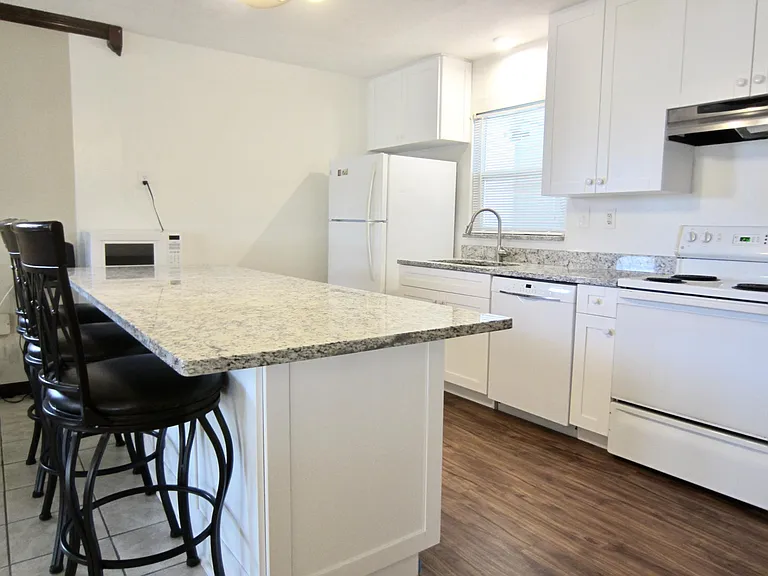 4512 Floramar Ter — Photo 14