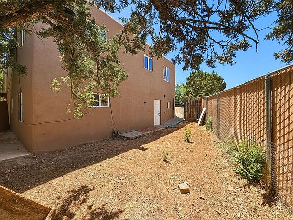 2nd image of 1309 Rufina Ln APT 4