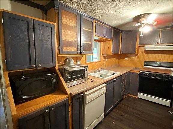 5th image of 209 N Dawson St #18