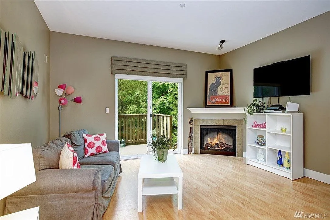 2 bed, 2.5 bath, 1084 sqft, $2,980 — Photo 4