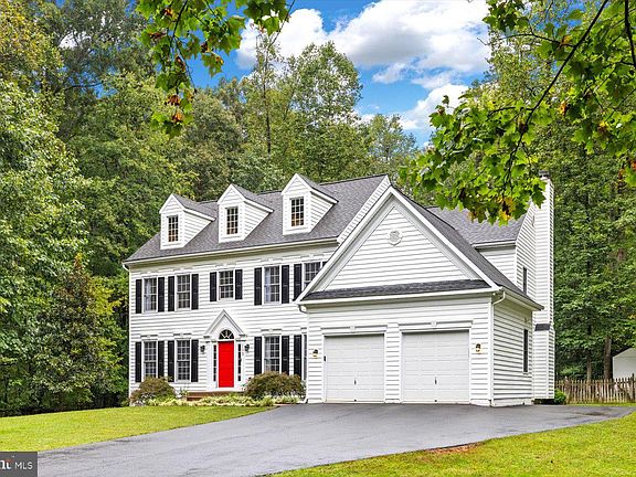 3rd image of 103 Broadfield Ln