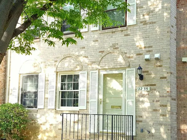 2235 N Somerset St, Arlington, VA 22205