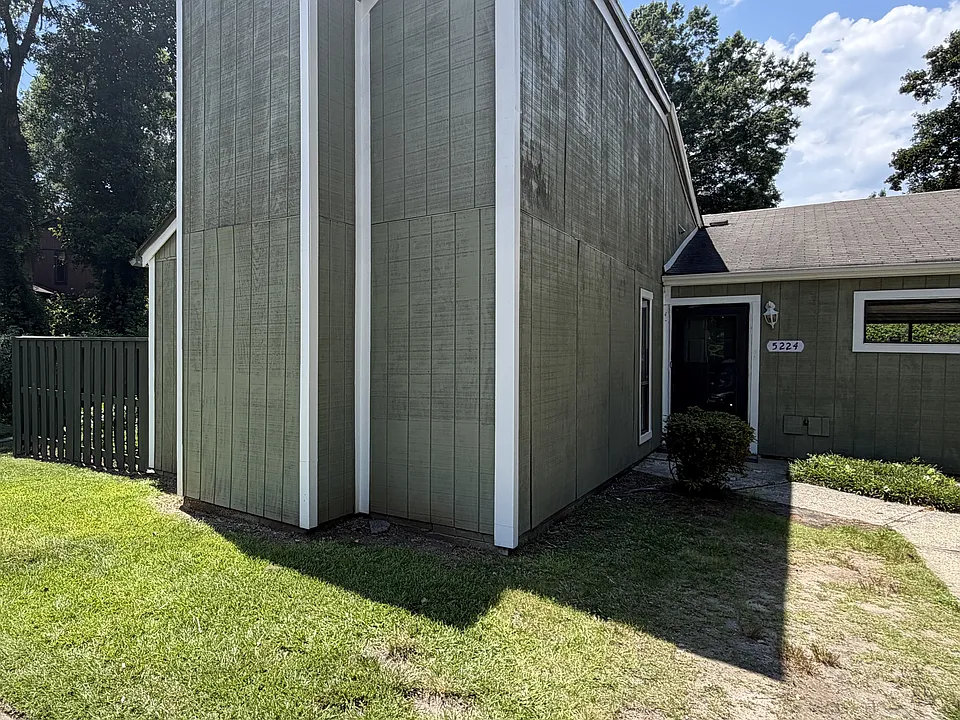 5224 Farm Pond Ln #1