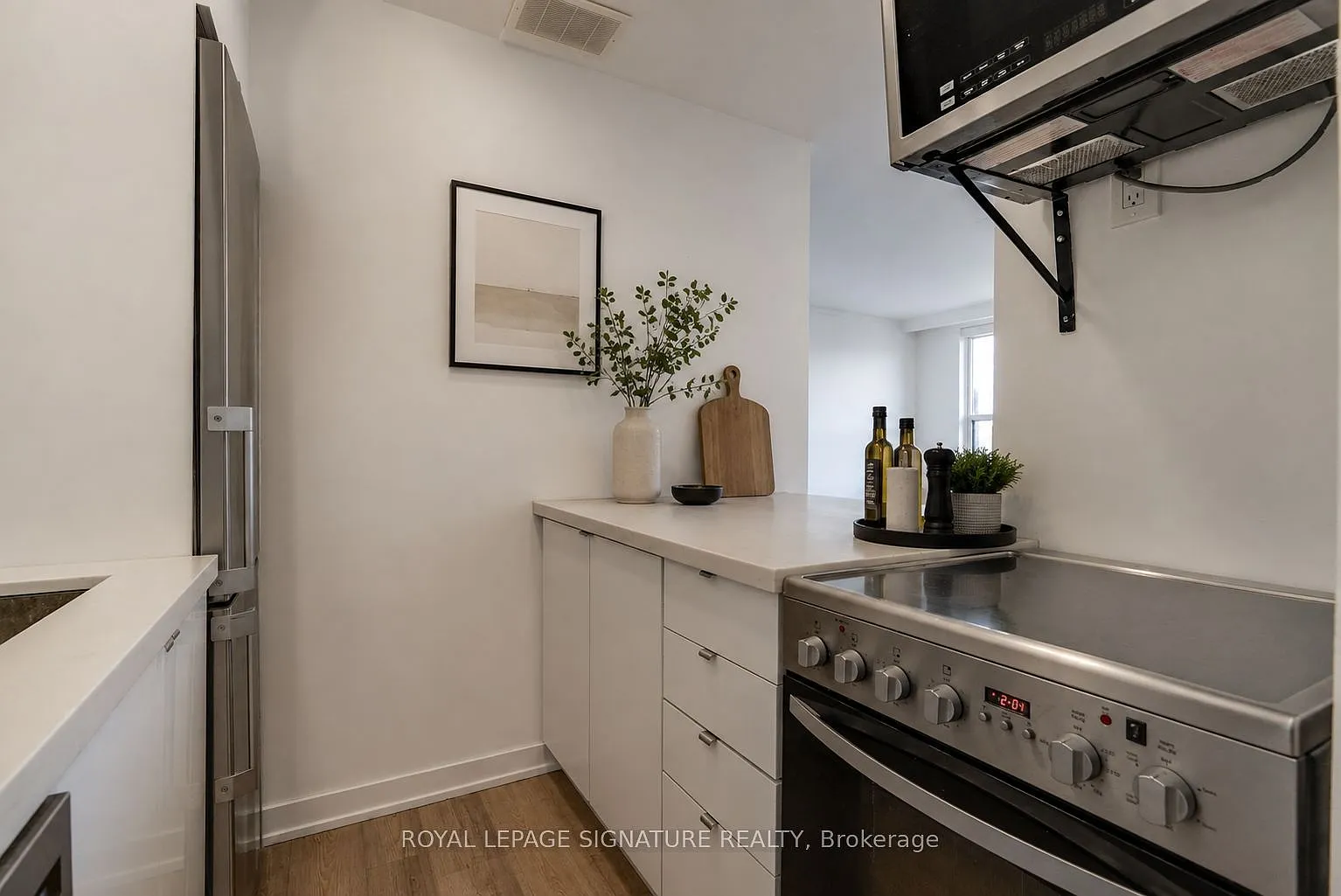 2 bed, $2,450 — Photo 2