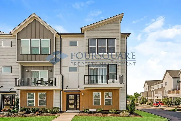 1957 Golden Spur Ln #2074 — Photo 1