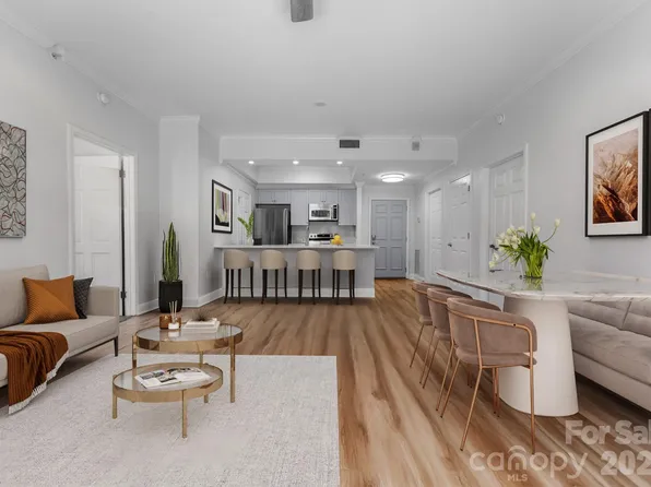 300 W 5th St APT 509, Charlotte, NC 28202