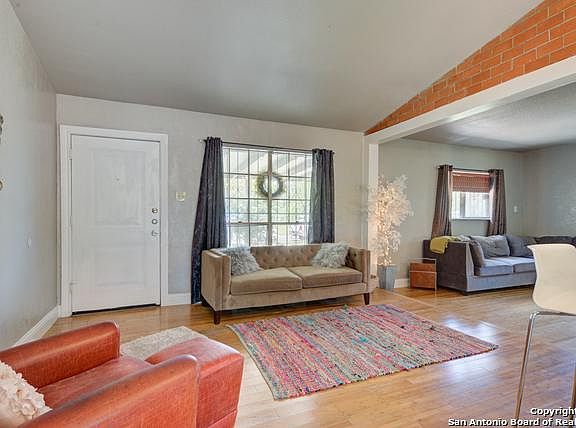 5th image of 6970 Apple Valley Dr