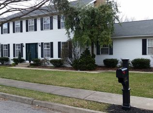 3917 Old Country Rd, Whitehall, PA 18052