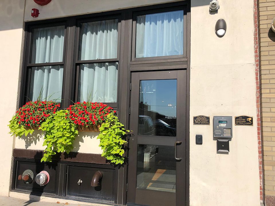 Front entrance in bloom!