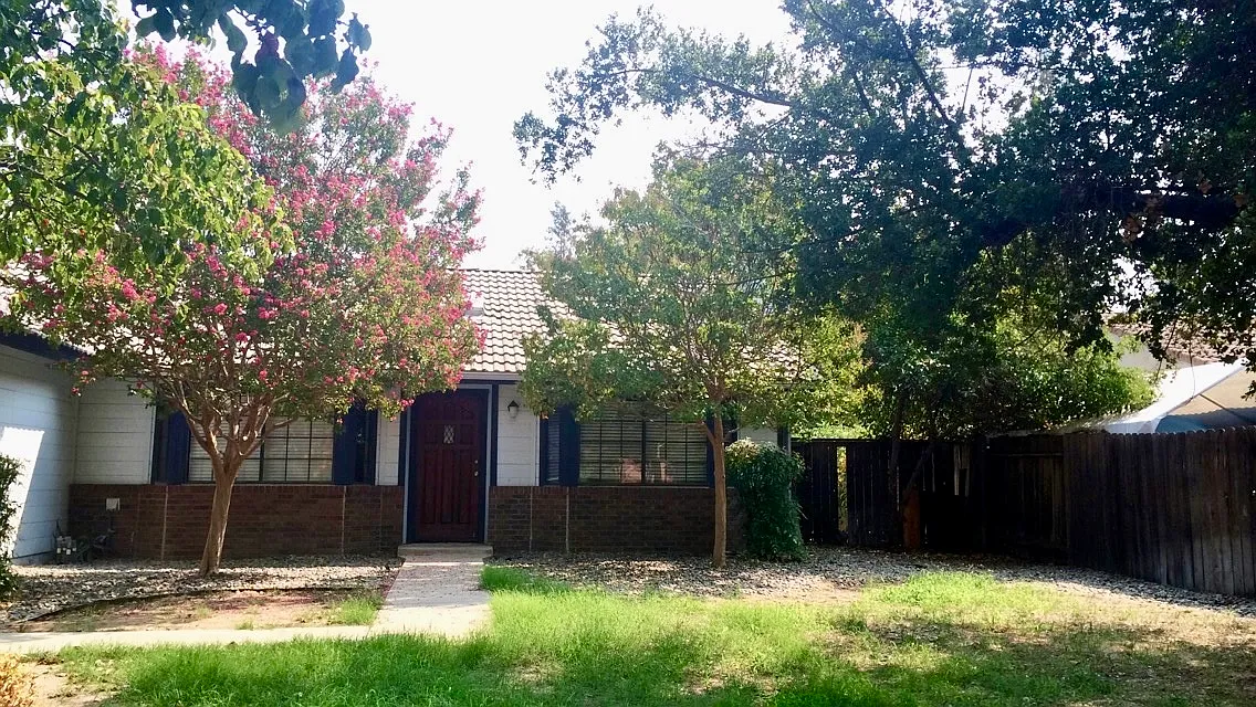 4 bed, 1444 sqft, $2,500 — Photo 1