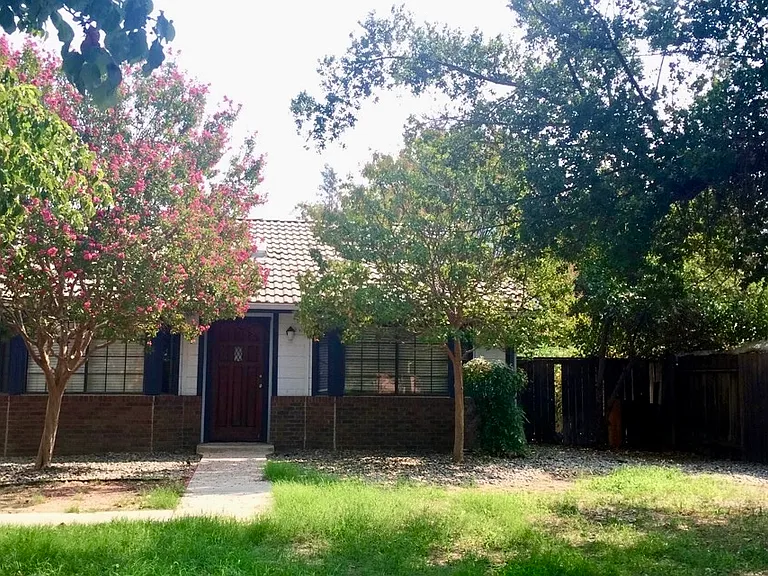 383 Joshua Ave — Photo 1