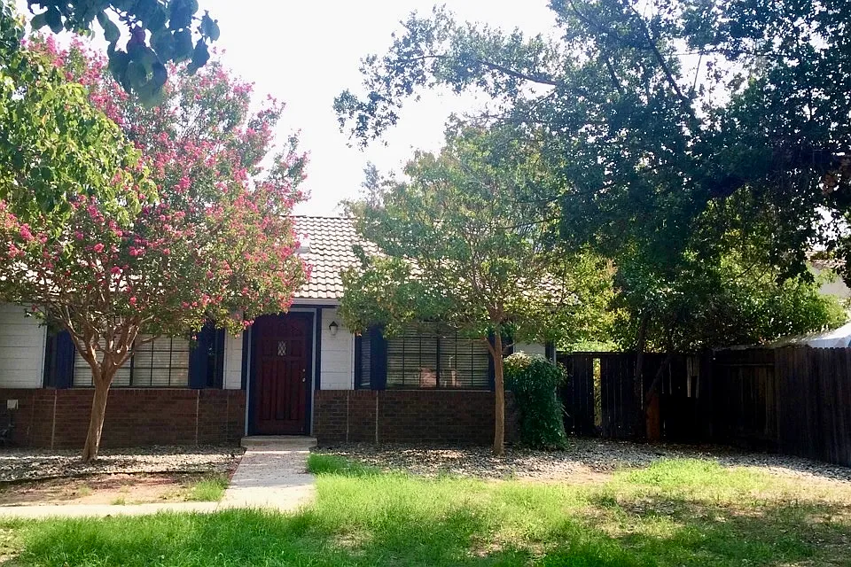 383 Joshua Ave