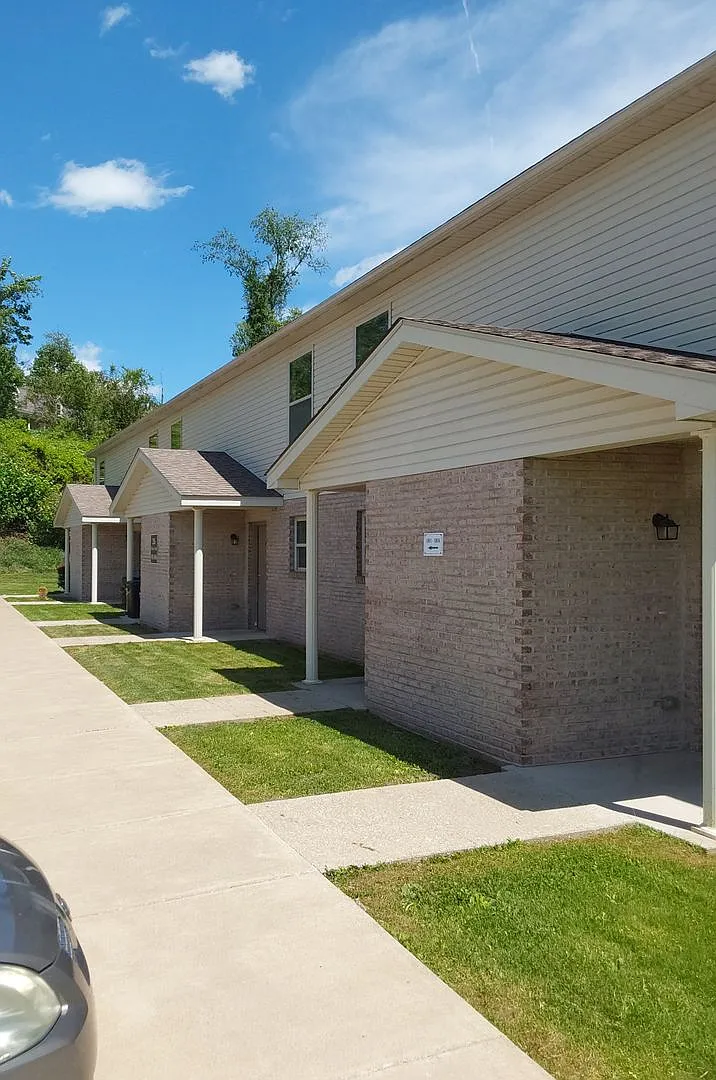 2 BR Glenn View — Photo 1